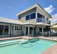 Coorumbong 36 - 6 BDRM Canal Home With Pool - Goulburn Accommodation
