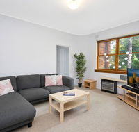 Cosy 2BR plus Parking in Nth Sydney - Goulburn Accommodation