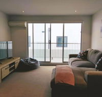 Cosy Modern Apartment in Brunswick - Goulburn Accommodation