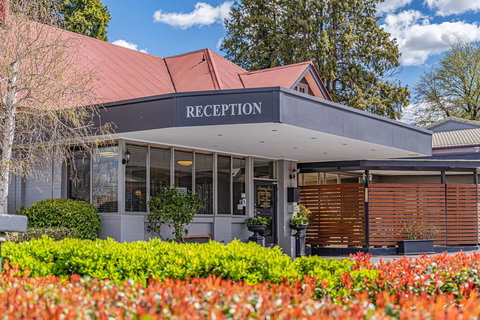Cotswold Gardens - Goulburn Accommodation 1