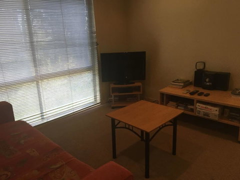 Cottage 1 Relax And Self Isolate In With Hot Tub - Goulburn Accommodation 2