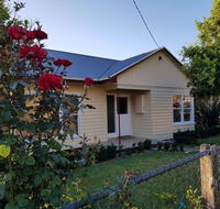 Cottage on Main - Goulburn Accommodation