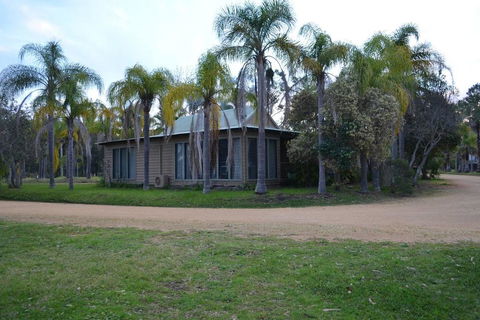 Cottage Port Stephens / Swan Bay, NSW - Goulburn Accommodation 1