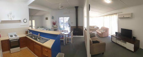 Cottage Port Stephens / Swan Bay, NSW - Goulburn Accommodation 3