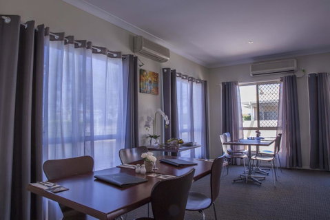 Country Roads Motor Inn - Goulburn Accommodation 2
