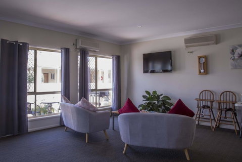 Country Roads Motor Inn - Goulburn Accommodation 3