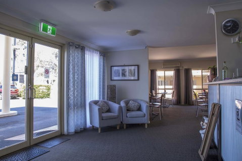 Country Roads Motor Inn - Goulburn Accommodation 1