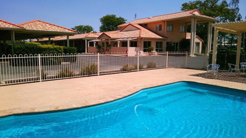 Country Roads Motor Inn - Goulburn Accommodation 0