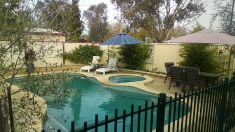 Courtsidecottage Bed And Breakfast - Goulburn Accommodation 1
