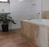 Creative 3D sculpture share - Goulburn Accommodation