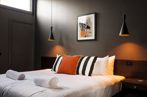 Criterion Hotel Sale - Goulburn Accommodation 1