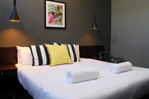Criterion Hotel Sale - Goulburn Accommodation 3