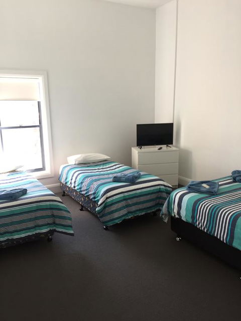 Crown Inn Hotel - Goulburn Accommodation 1