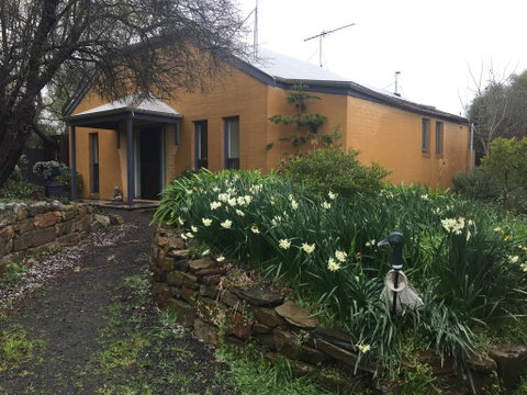 Cullen House - Goulburn Accommodation 0