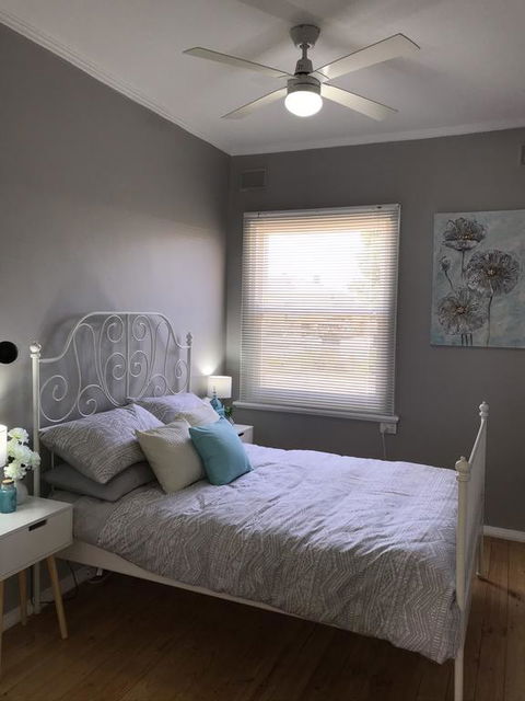 Cute And Cosy II - Events, Workers, Getaways. - Goulburn Accommodation 1