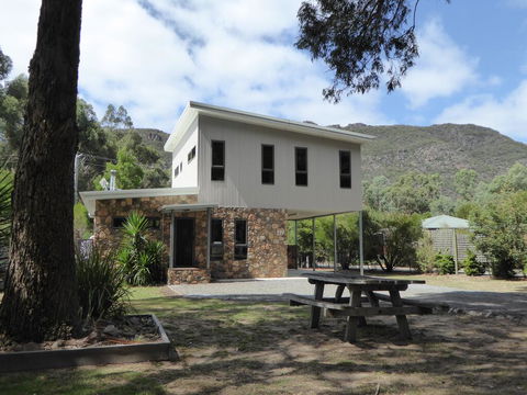 Dacelo - Goulburn Accommodation 0