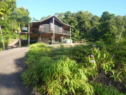 Daintree Holiday Homes - Yurara - Goulburn Accommodation 1