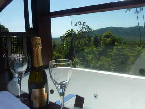 Daintree Holiday Homes - Yurara - Goulburn Accommodation 3