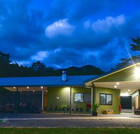 Daintree Peaks ECO Stays - Goulburn Accommodation