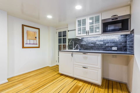 Darling Suite - Newly Renovated, On The River Access To The Tan, South Yarra Station Or Chapel St - Goulburn Accommodation 3