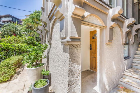 Darling Suite - Newly Renovated, On The River Access To The Tan, South Yarra Station Or Chapel St - Goulburn Accommodation 1