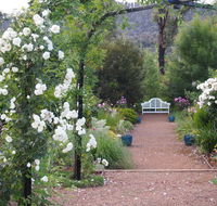 Delderfield Cottages - Goulburn Accommodation