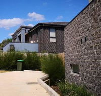 Delicate and Peaceful Bundoora Townhouse 11 - Goulburn Accommodation