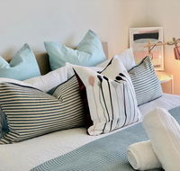Deluxe and Brand New Lakeside Apartment - Goulburn Accommodation