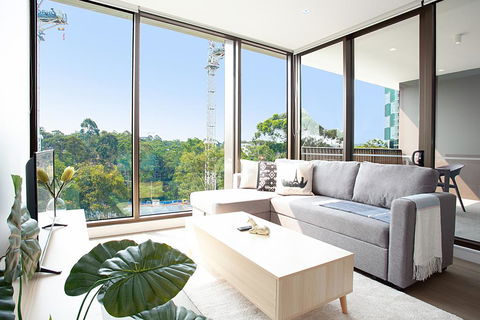 Designer Apartment With Balcony In Quiet Suburb - Goulburn Accommodation 0