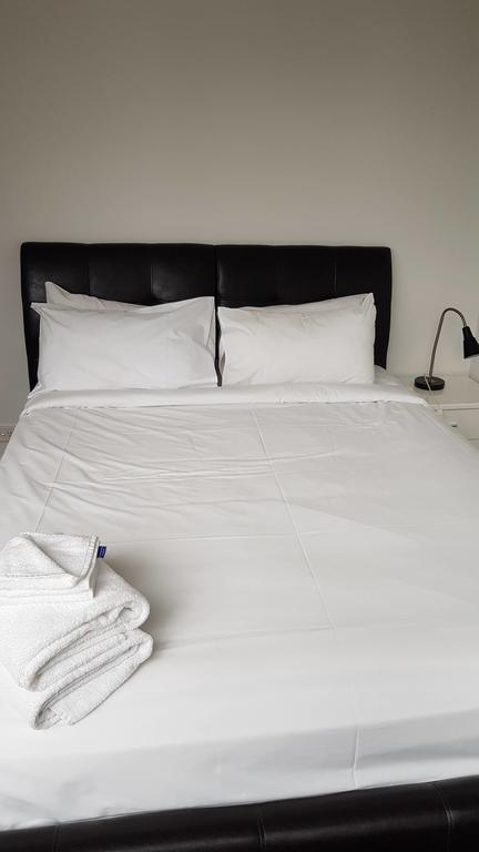 Docklands 1201p 2bed 1bath Water View - Goulburn Accommodation 3