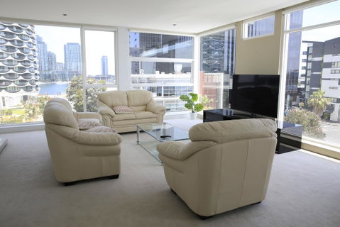 Docklands Luxury Penthouse Right Above The District Docklands - Goulburn Accommodation 3