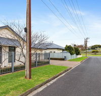 Domain Two Apartment - Goulburn Accommodation