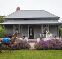 Domino House - Goulburn Accommodation