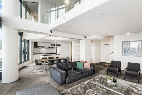 DreamHost At Dock 5 Sub-Penthouse - Goulburn Accommodation 2