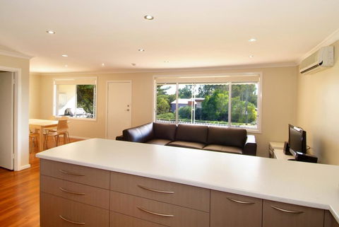 Eagle Bay Beach House - Goulburn Accommodation 3