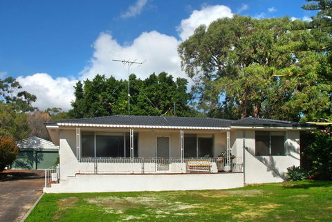 Eagle Bay Beach House - Goulburn Accommodation 0