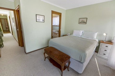 Eagle Point Getaway - Waterfront Serenity! - Goulburn Accommodation 2