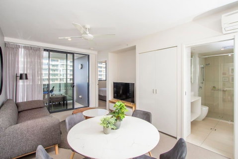 Elite Elegance 2BR@Hamilton APT With Parking - Goulburn Accommodation 2