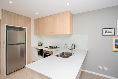 Elite Elegance 2BR@Hamilton APT With Parking - Goulburn Accommodation 1