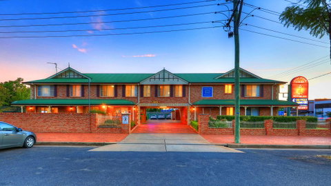 Endeavour Court Motor Inn - Goulburn Accommodation 0