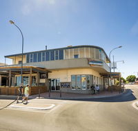 Esplanade Hotel Adelaide - Goulburn Accommodation
