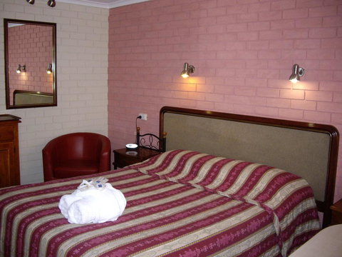 Estelle Kramer Motel - Goulburn Accommodation 3