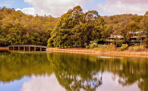 Evedon Lakeside Retreat - Goulburn Accommodation 2