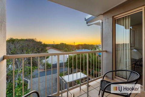 EXCLUSIVE OCEAN VIEW PENTHOUSE ON MARINE PARADE - Goulburn Accommodation 2