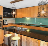 Family Foreshore Favourite - Goulburn Accommodation