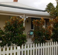 FUNKY COTTAGE - Goulburn Accommodation