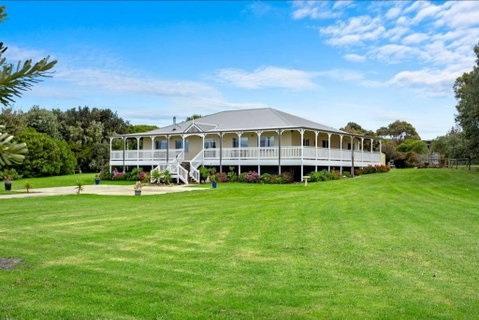 GALBRAITH BEACH STUDIO 2 - Goulburn Accommodation 3