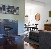 Gallery House Dwellingup - Goulburn Accommodation