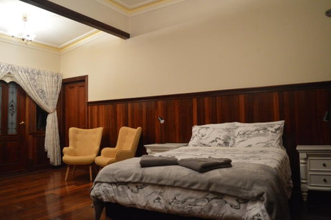 Gargoyle Lodge - Goulburn Accommodation 3