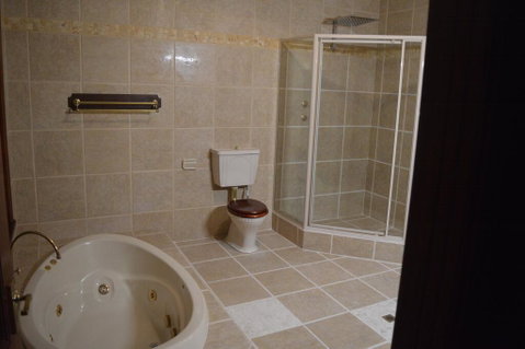 Gargoyle Lodge - Goulburn Accommodation 1